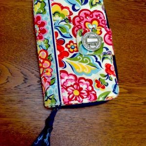 Vera Bradley Turnlock Wallet. Make Me Blush pattern. Very good cond for preowned